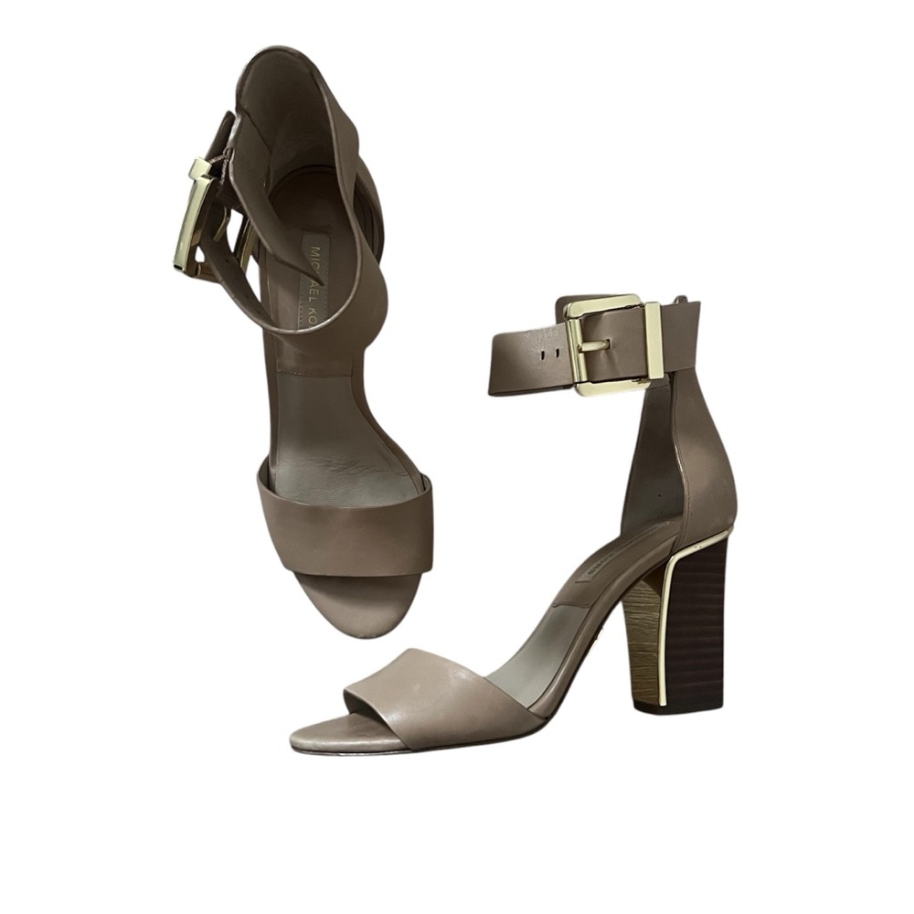 SOLD - Michael Kors Nude Heel Size 5 / 35.5